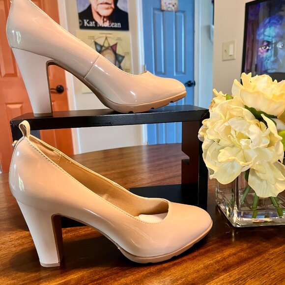 BRAND NEW Jenn Ardor Women's Round Toe Chunky Patent Heel Pump In Nude Size 8.5 - Picture 2 of 9
